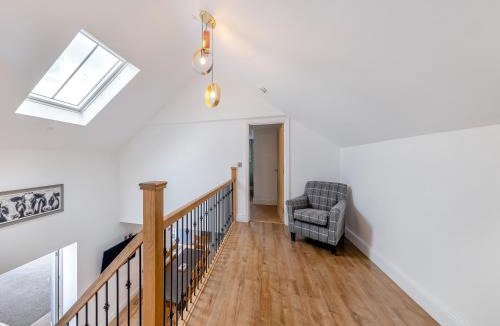 Trevor House | Ty Godro - Uk12745