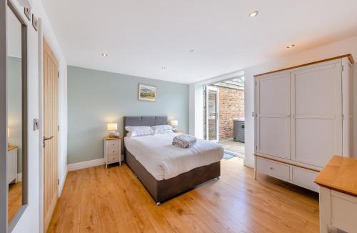 Trevor House | Ty Godro - Uk12745
