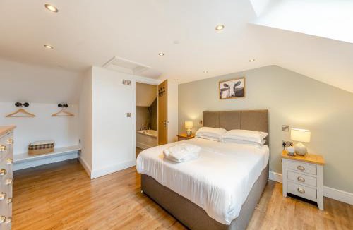 Trevor House | Ty Godro - Uk12745