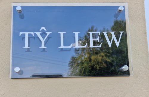 Llandysilio House | Ty Llew