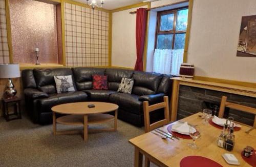 Llandysilio House | Ty Llew