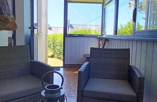 Porspoder House | Ty mezou: small fisherman's cottage on the seafront along the GR34.