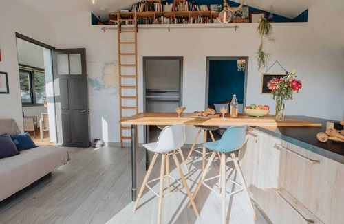 Porspoder House | Ty mezou: small fisherman's cottage on the seafront along the GR34.