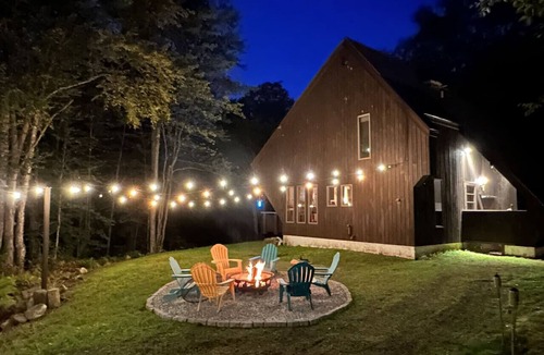Plymouth Cabin | TymeoffVT | Cabin in the Woods | Hot Tub | EV chg