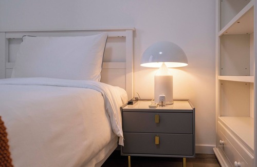 Changning Bed & Breakfast | Tyms 4BR 2BA APT Riverside