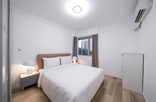 Changning Bed & Breakfast | Tyms Elegant 4BR 2BA APT Changning
