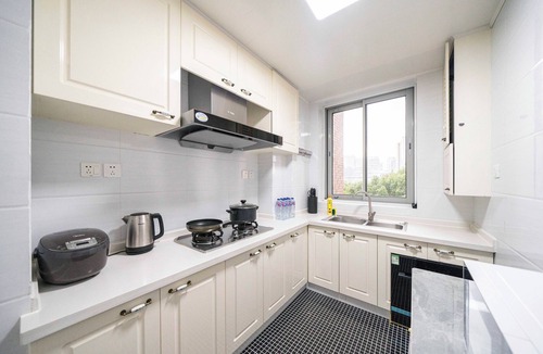 Changning Bed & Breakfast | Tyms Elegant 4BR 2BA APT Changning