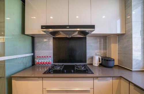Minhang Apartment | Tyms Gubei Spacious 3BR 2BA near Metro Takashimaya