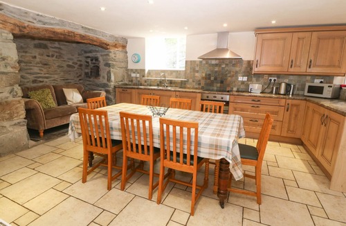 Talsarnau House | TYN LLWYN, pet friendly, with open fire in Eisingrug