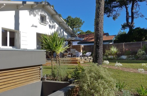 Les Estagnots Villa | Typical and charming-quiet Halfway between the ocean & Hossegor Lake Promo july