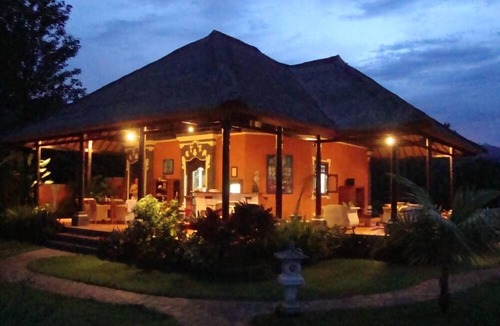 Kayu Putih Villa | Typical Balinese villa with beautifully landscaped swimming pool