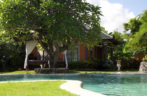 Kayu Putih Villa | Typical Balinese villa with beautifully landscaped swimming pool