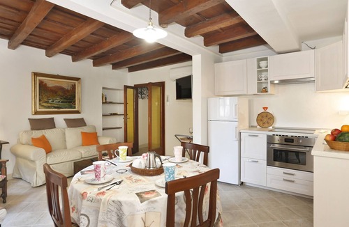 San Frediano Apartment | Typical Florentine House - Centre Of Florence