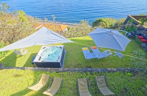 Archi Villa | Typical house on the sea, unforgettable views, panoramic Jacuzzi, access to the sea