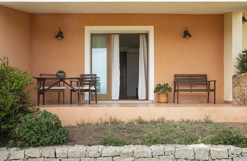 San Pasquale House | Typical house with panoramic views, in the countryside 15 minutes from the sea.