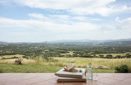San Pasquale House | Typical house with panoramic views, in the countryside 15 minutes from the sea.