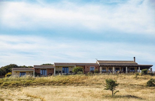 San Pasquale House | Typical house with panoramic views, in the countryside 15 minutes from the sea.