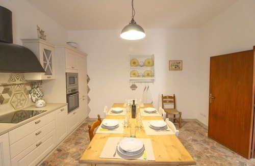 Le Piazze Villa | Typical Tuscan house with private and fenced swimming pool. View on the village of Castiglion Fioren