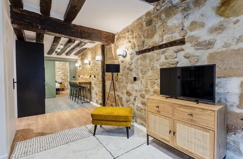 Arsenal Apartment | Typical Parisian Apartment in Le Marais#4 pers