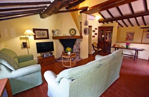 Ferretto House | Typical rustic farmhouse with swimming pool