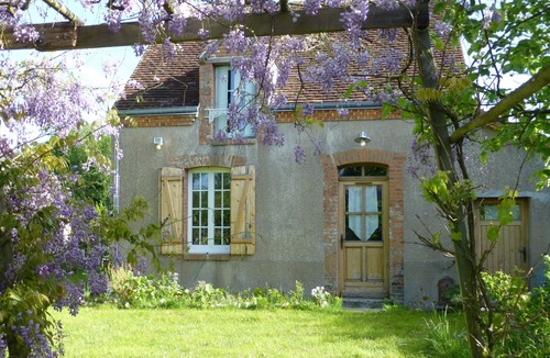 Gy-en-Sologne House | Typical Solognote house renovated in a flowery and wooded setting