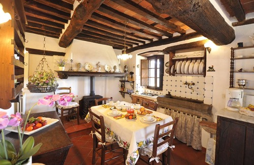 Villabuona Villa | Typical Tuscan Farmhouse, Superb View on Lucca, private garden/parking.WIFI.