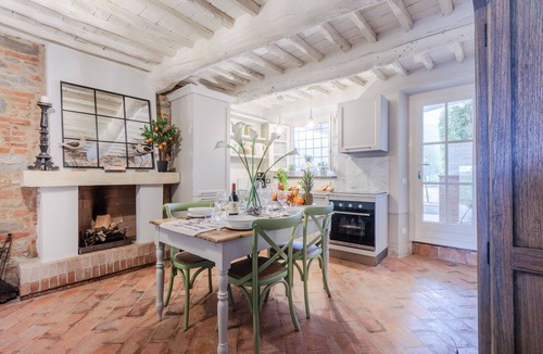 Capannori House | Typical Tuscan house: fenced garden 1000 Sqm, Air conditioning, pool, Views,