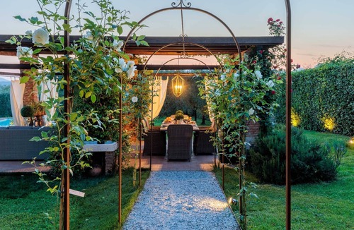 Capannori Villa | Typical Tuscan Villa: garden 5000 sqm fenced views pool air cond. fireplace WiFi