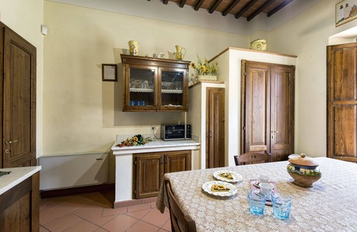 Cortona Villa | Typical tuscan villa with private pool, set in the rolling hills of southern Tuscany a few kilometre