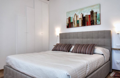 Burano House | Typical Venetian house overlooking the courtyard of Comare with lagoon view ....