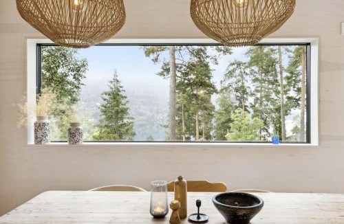 Hole House | Tyristua