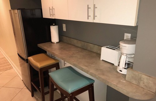Cardozo House | U St/Logan/Shaw < 1.5 Blocks to Metro-Hi ceilings-Lots of Light-English Basement