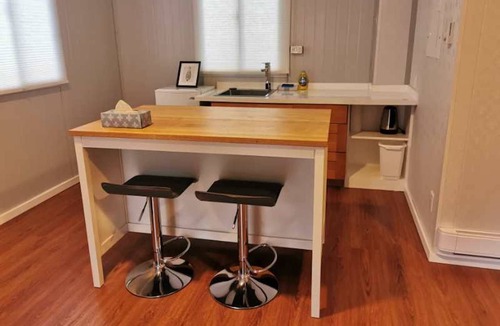 Sliammon Apartment | U1 Seaside Serenity: Seal Bay Glamping Retreat