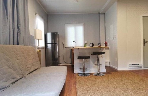 Sliammon Apartment | U2 Seaside Serenity: Seal Bay Glamping Retreat