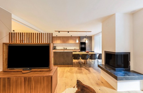 Nova Ponente Apartment | UB31 One Apartment – Exclusive Retreat with Mountain Views & Wellness
