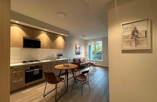 Vancouver Apartment | UBC Pacific Spirit Modern Style Home