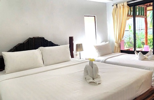 Chaweng City Center Hotel | Ubox samui Hostel & Bungalows
