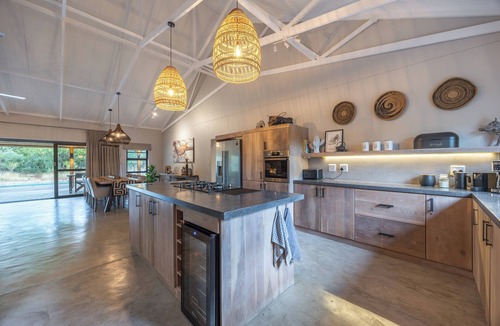 Hoedspruit Villa | Ubuntu Luxury Villa, with private pool, 3-and-suite bedrooms, near Kruger Park