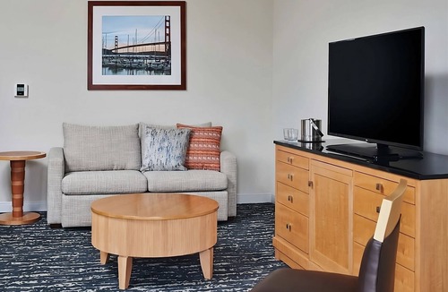 Berkeley Hotel | UC Berkeley Stay by the Bay | Pool, Parking & Pet Friendly