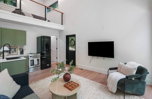 Rockbridge Cabin | Uckor's Edge | Hocking Hills, Modern Cozy Cabin