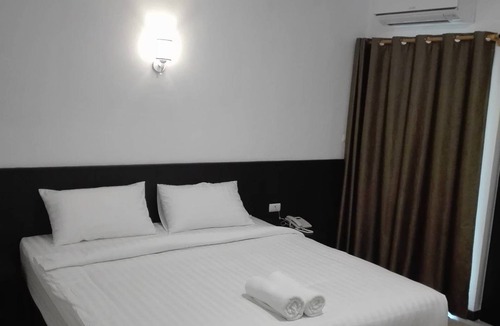 Mak Khaeng Hotel | UD House