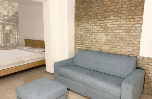 Cento House | Ugo Bassi 98