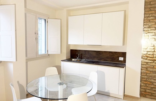 Cento House | Ugo Bassi 98
