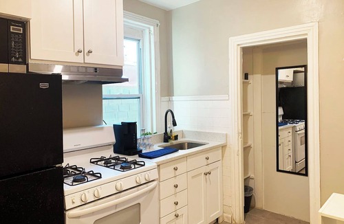 Spruce Hill Apartment | UInn-At UPenn; 2A;2-bedroom, 1-bathroom layout with full kitchen , dining room.