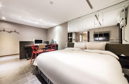 Uiwang Hotel | Uiwang IMT