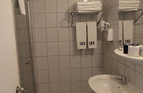 Kiris Hotel | UK Hotels Kiriş