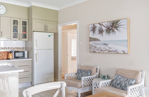 Ulladulla House | Ulladulla - Sleeps 8! Pet Friendly! WIFI! Aircon! flat yard for pets and kids.