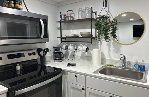 Grandview House | Ultimate 2 King Ensuite Contemporary 14 guests + Apt 5Bdrm