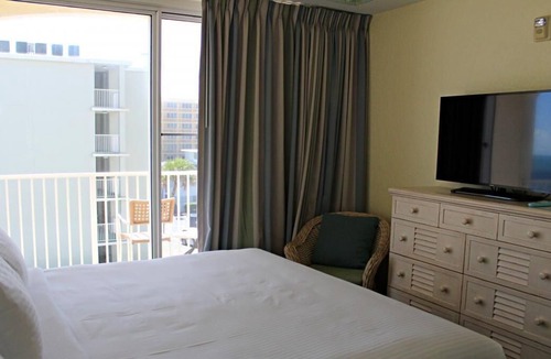 Bostroms Resort | Ultimate Beach Getaway! 3 Sleek Units, Near Boardwalk Amusement Area and Pier