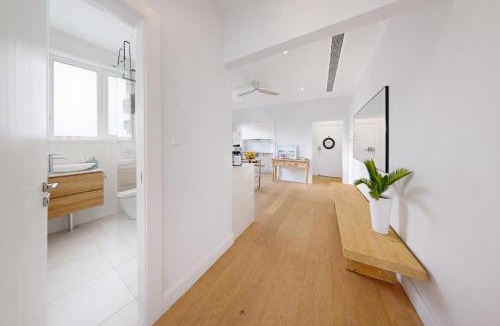North Bondi Apartment | Ultimate Beachfront Penthouse Walk to the Sand